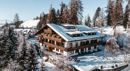 Außenansicht des Mont Floris Hotel 