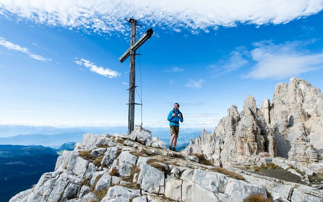 Bergsteigerin am Latemar